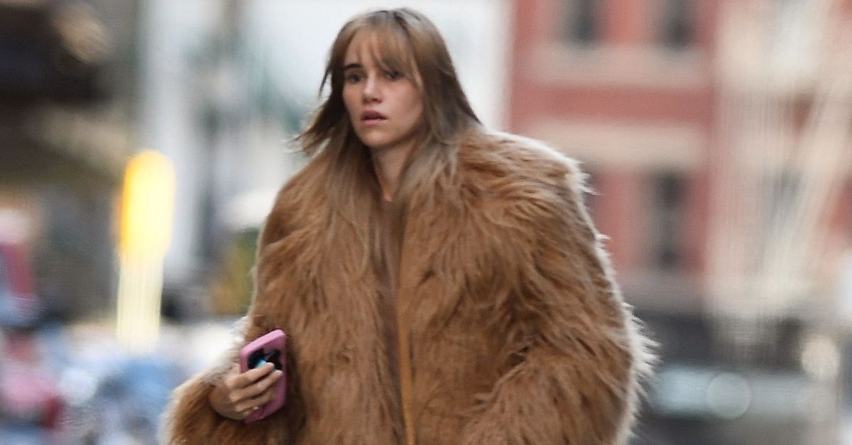 Suki Waterhouse Just Styled a ’70s Inspired Look in the Most Modern Way